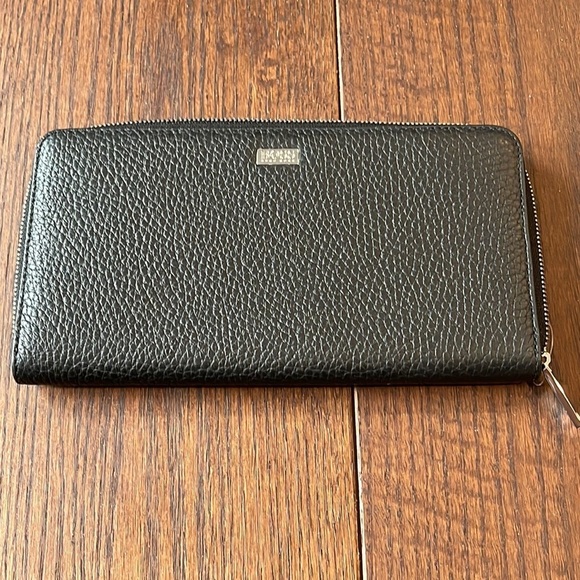 NWT Hugo Boss Black Leather Zip Around Wallet - Picture 1 of 5